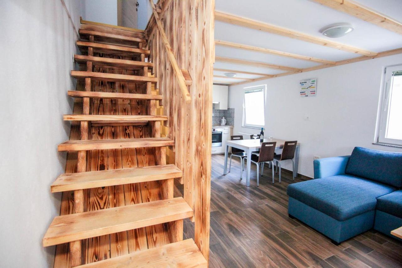 Apartmaji Pri Kozmavo - Little House Бохин Екстериор снимка