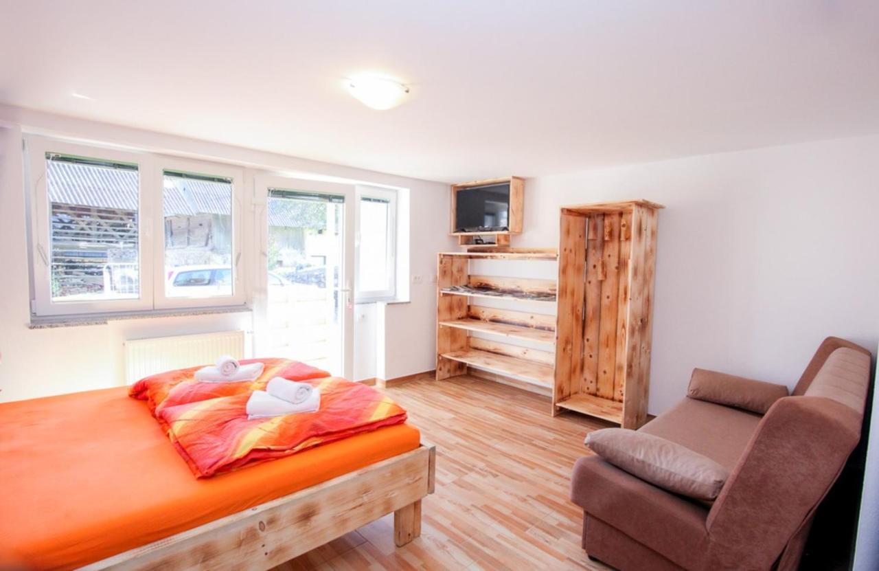 Apartmaji Pri Kozmavo - Little House Бохин Екстериор снимка