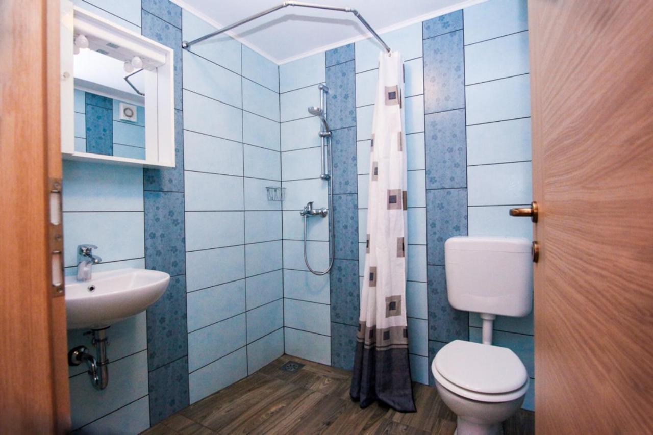 Apartmaji Pri Kozmavo - Little House Бохин Екстериор снимка