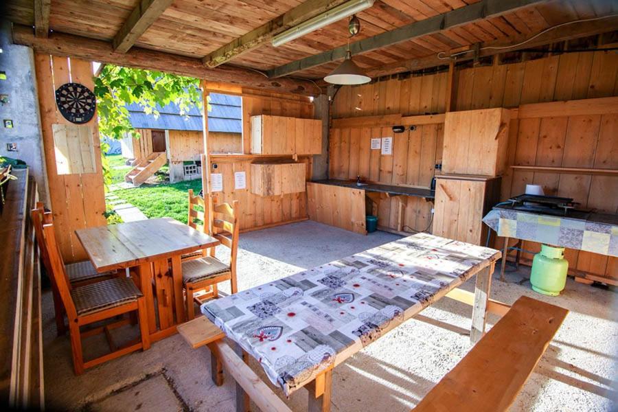 Apartmaji Pri Kozmavo - Little House Бохин Екстериор снимка
