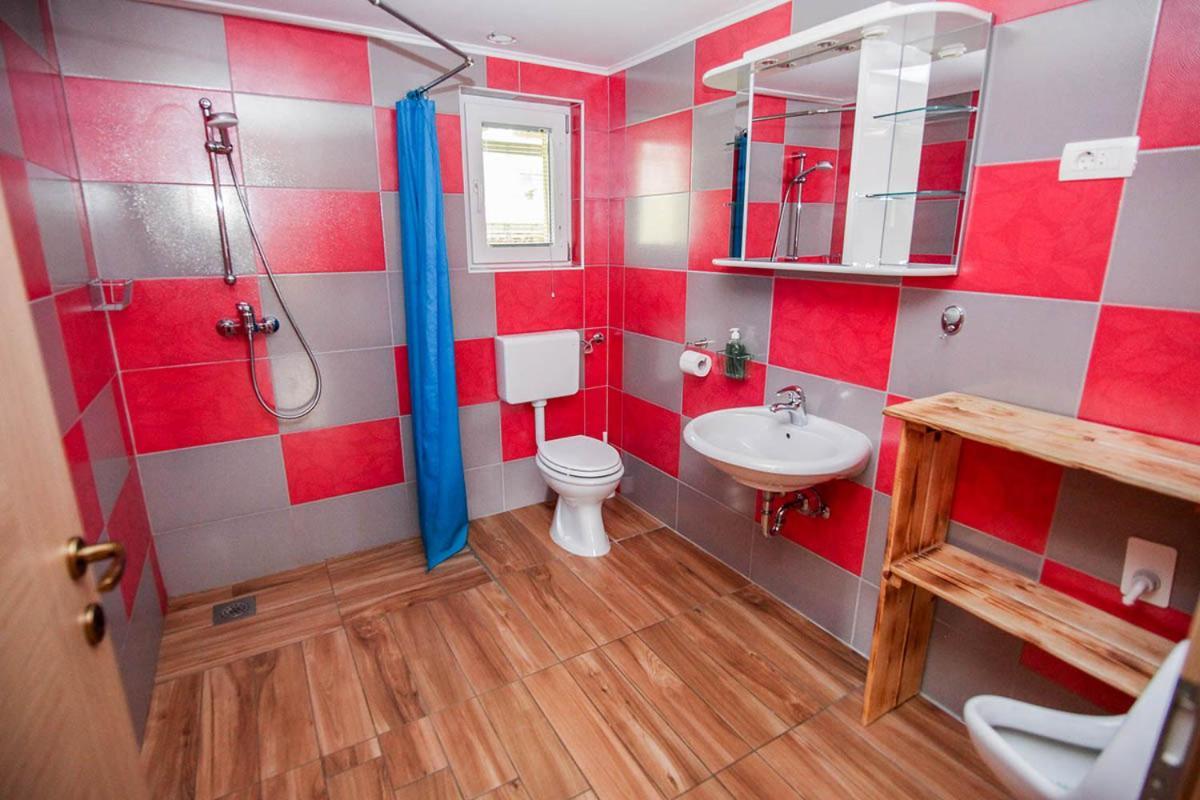 Apartmaji Pri Kozmavo - Little House Бохин Екстериор снимка