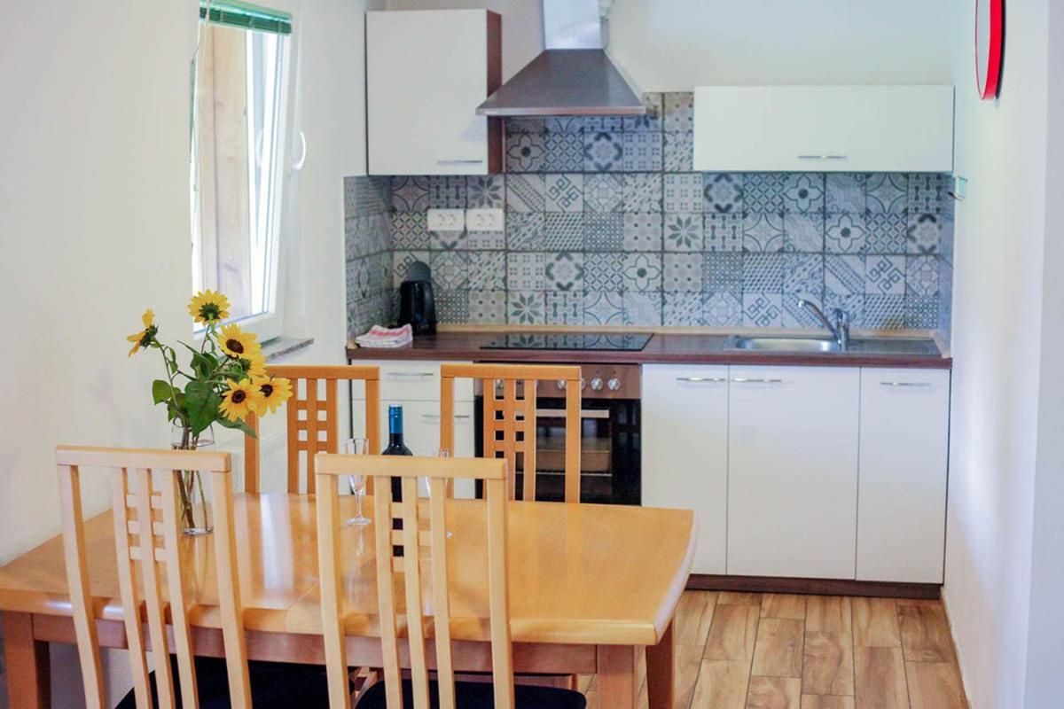 Apartmaji Pri Kozmavo - Little House Бохин Екстериор снимка